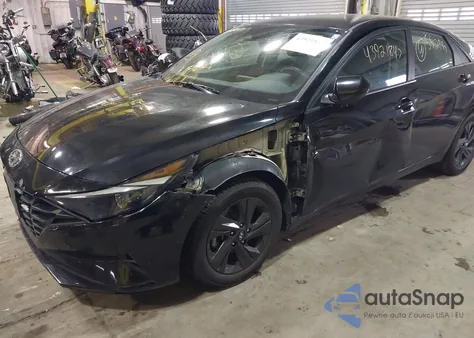 2021 Hyundai Elantra Sel z USA, uszkodzony, nr VIN KMHLS4AG2MU095603